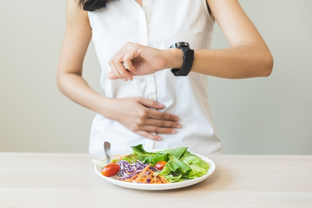 Study: Fasting-mimicking diet causes hepatic and blood markers changes indicating reduced biological age and disease risk. Image Credit: Kmpzzz/Shutterstock.com