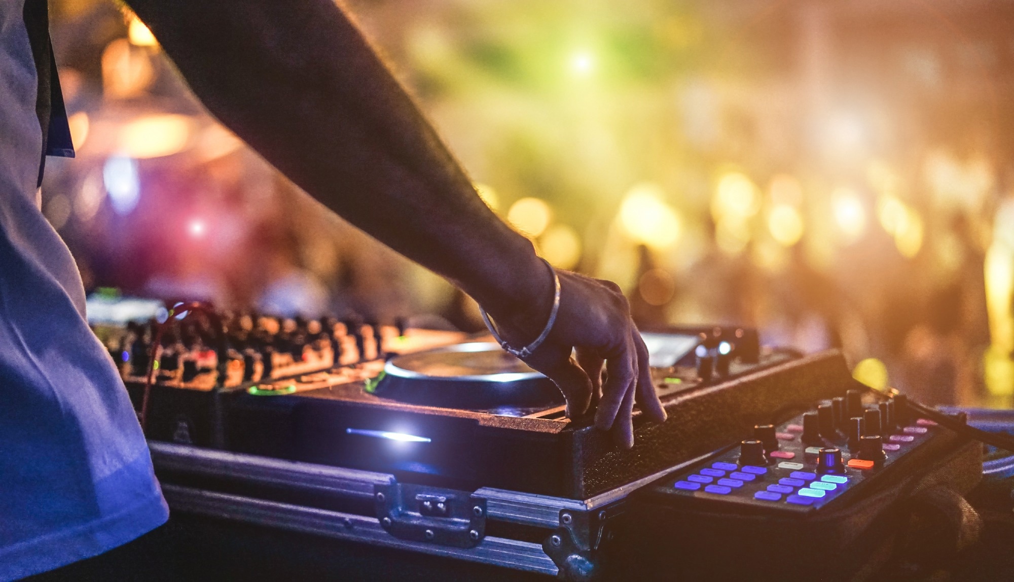 Study: The prevalence of alcohol references in music and their effect on people