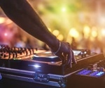 Study finds music's alcohol references sway drinking habits