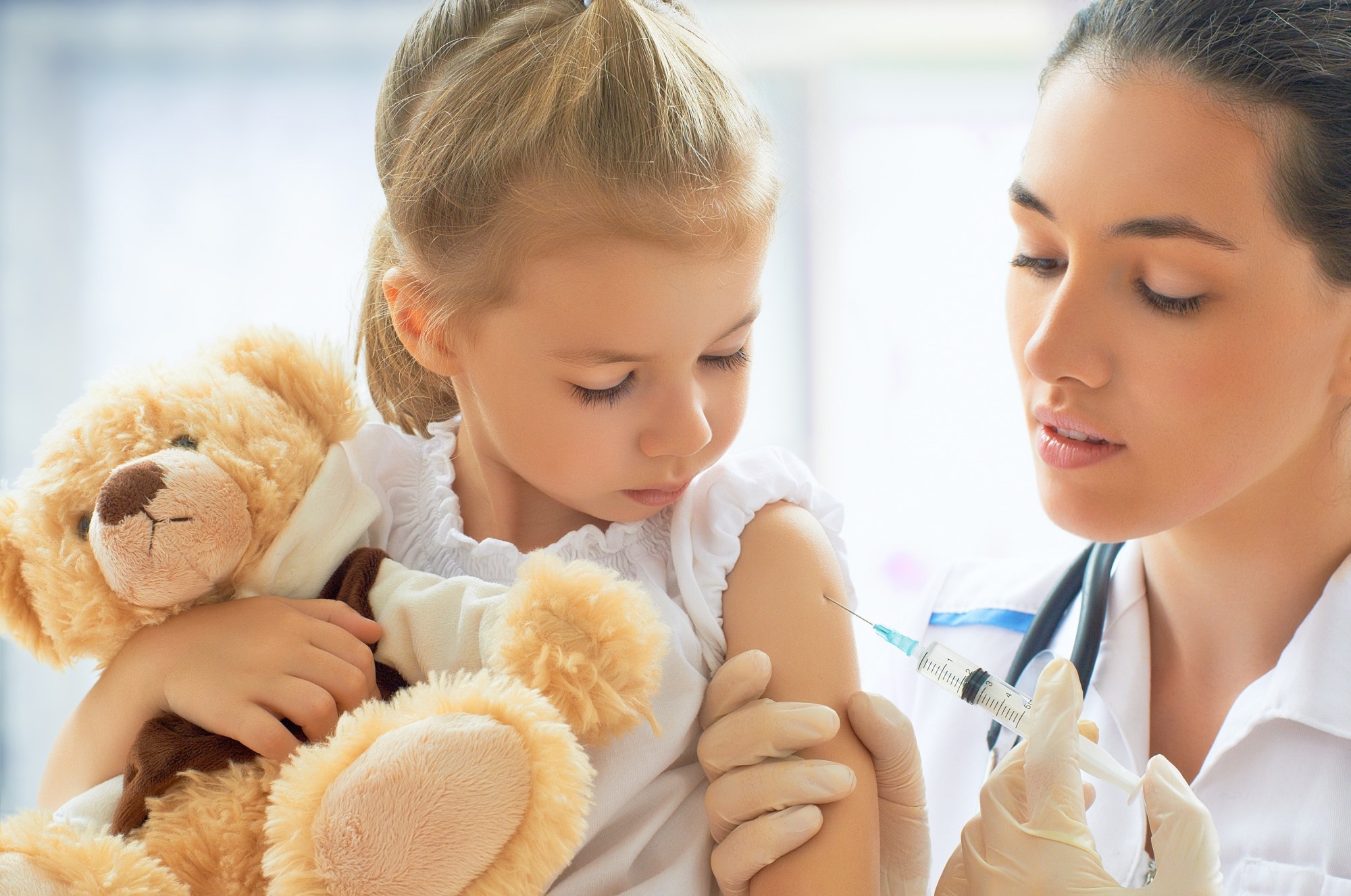Study: Optimal timing of influenza vaccination in young children: population based cohort study. Image Credit: Yuganov Konstantin/Shutterstock.com