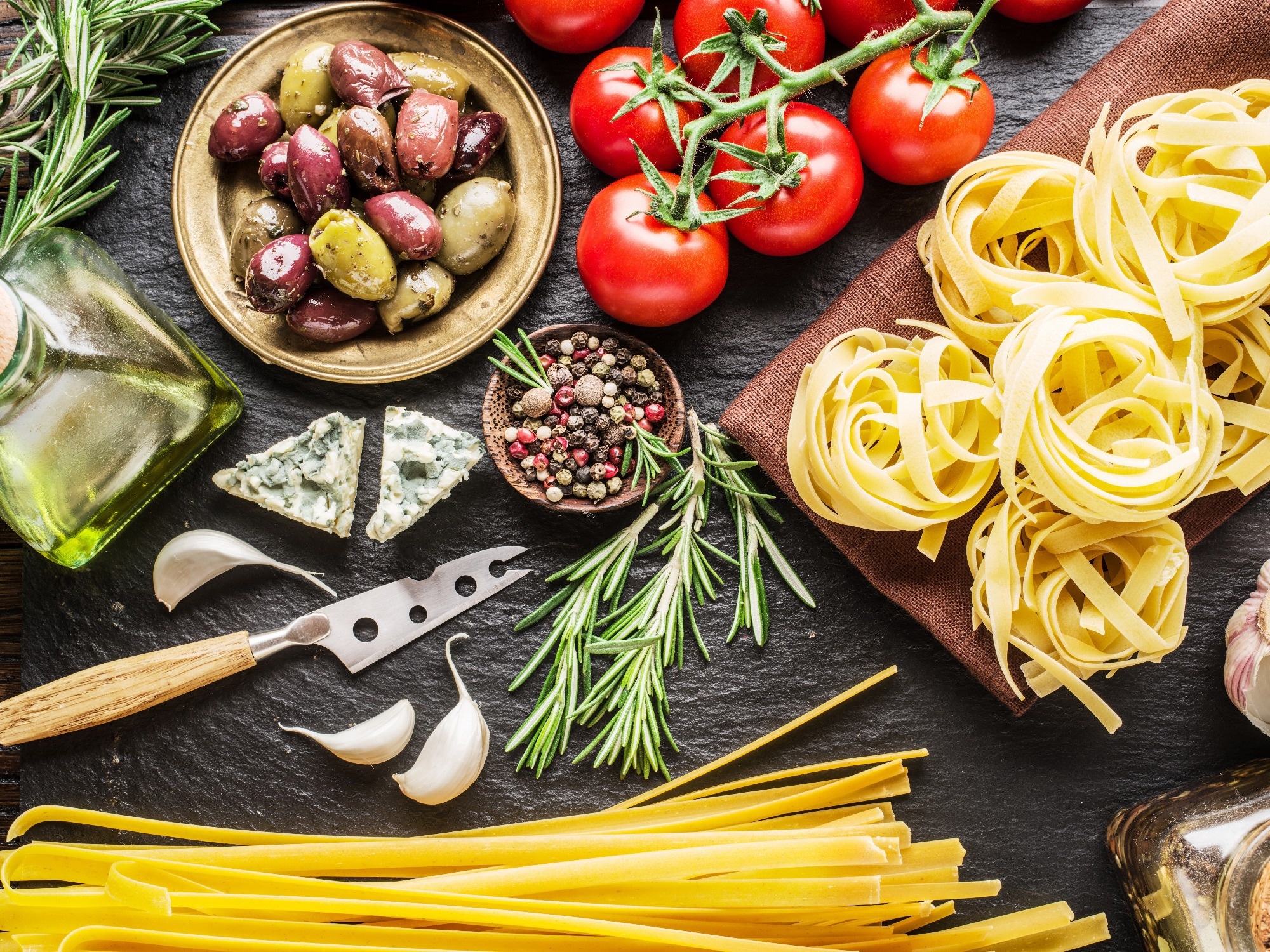 Study: Effect of 1-year lifestyle intervention with energy-reduced Mediterranean diet and physical activity promotion on the gut metabolome and microbiota: A randomized clinical trial. Image Credit: Valentyn Volkov / Shutterstock.com