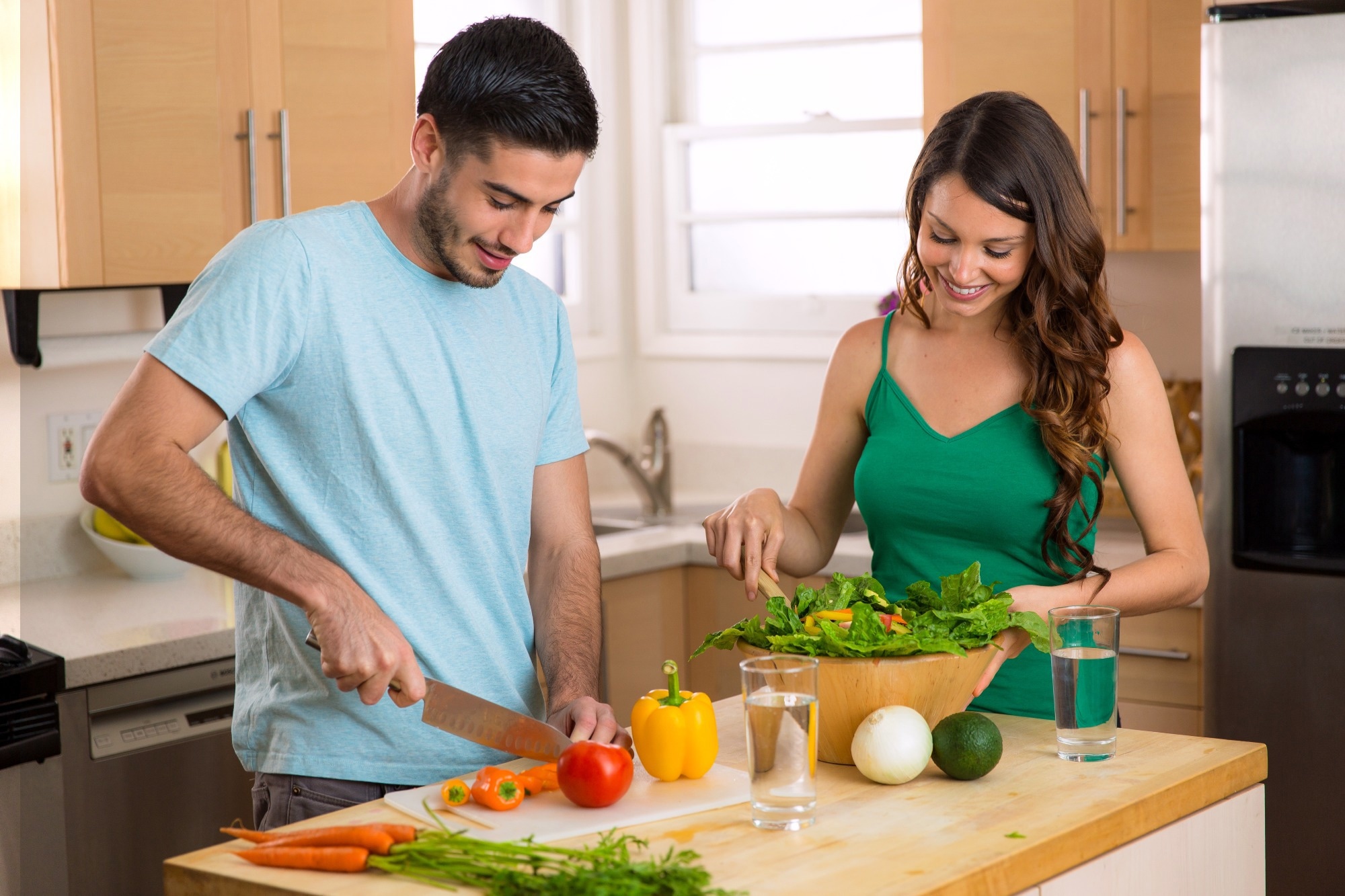 Study: Healthful Eating Behaviors among Couples Contribute to Lower Gestational Weight Gain. Image Credit: El Nariz / Shutterstock