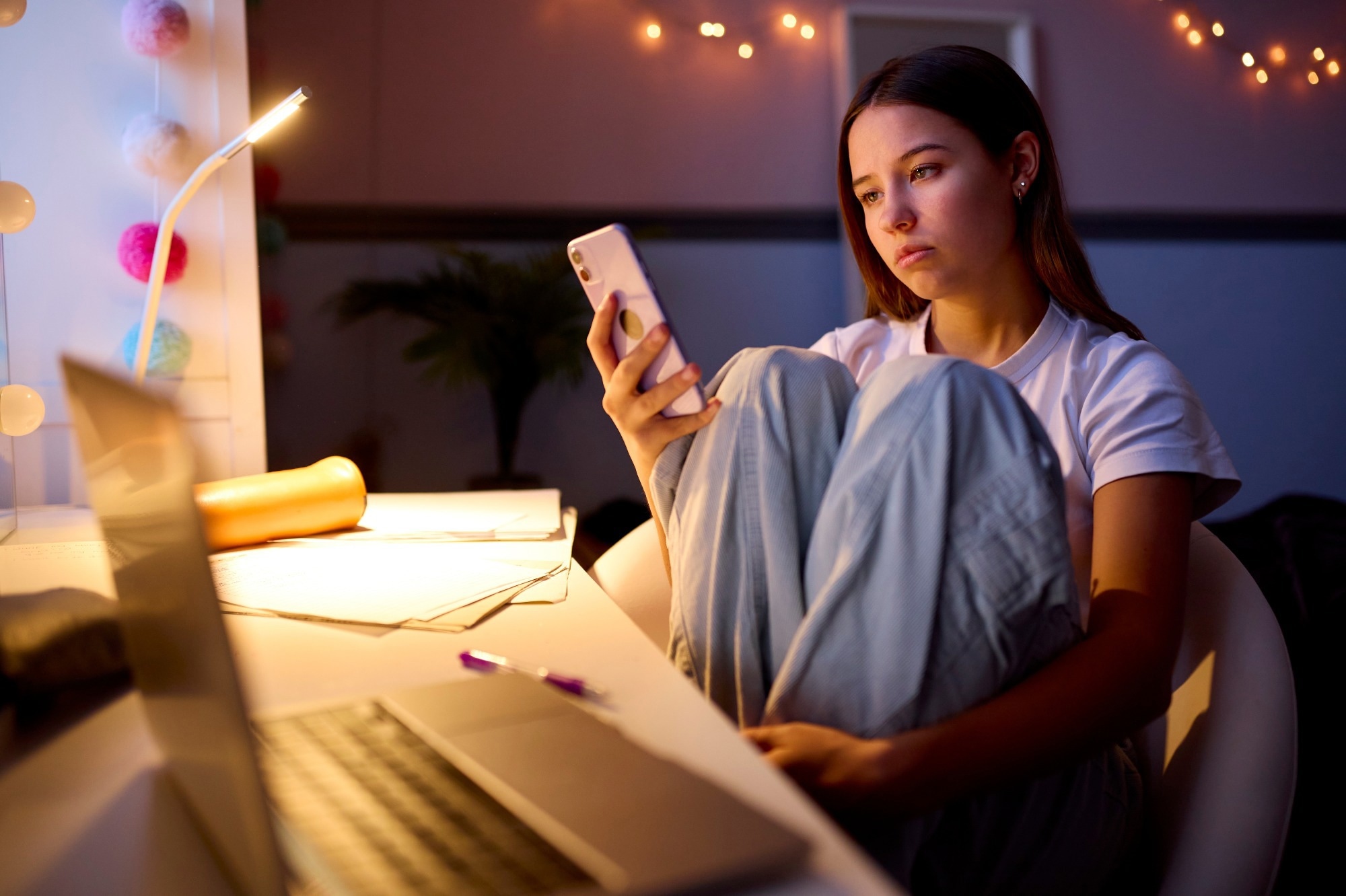 Study: Trajectories of Adolescent Media Use and Their Associations With Psychotic Experiences. Image Credit: Monkey Business Images/Shutterstock.com