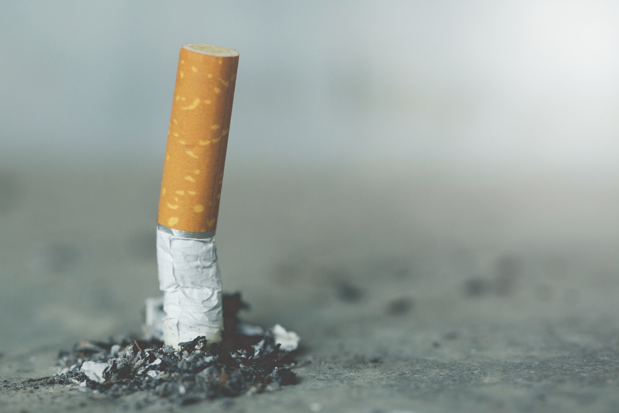 Rising costs fuel quit-smoking surge in England amid health advice dip