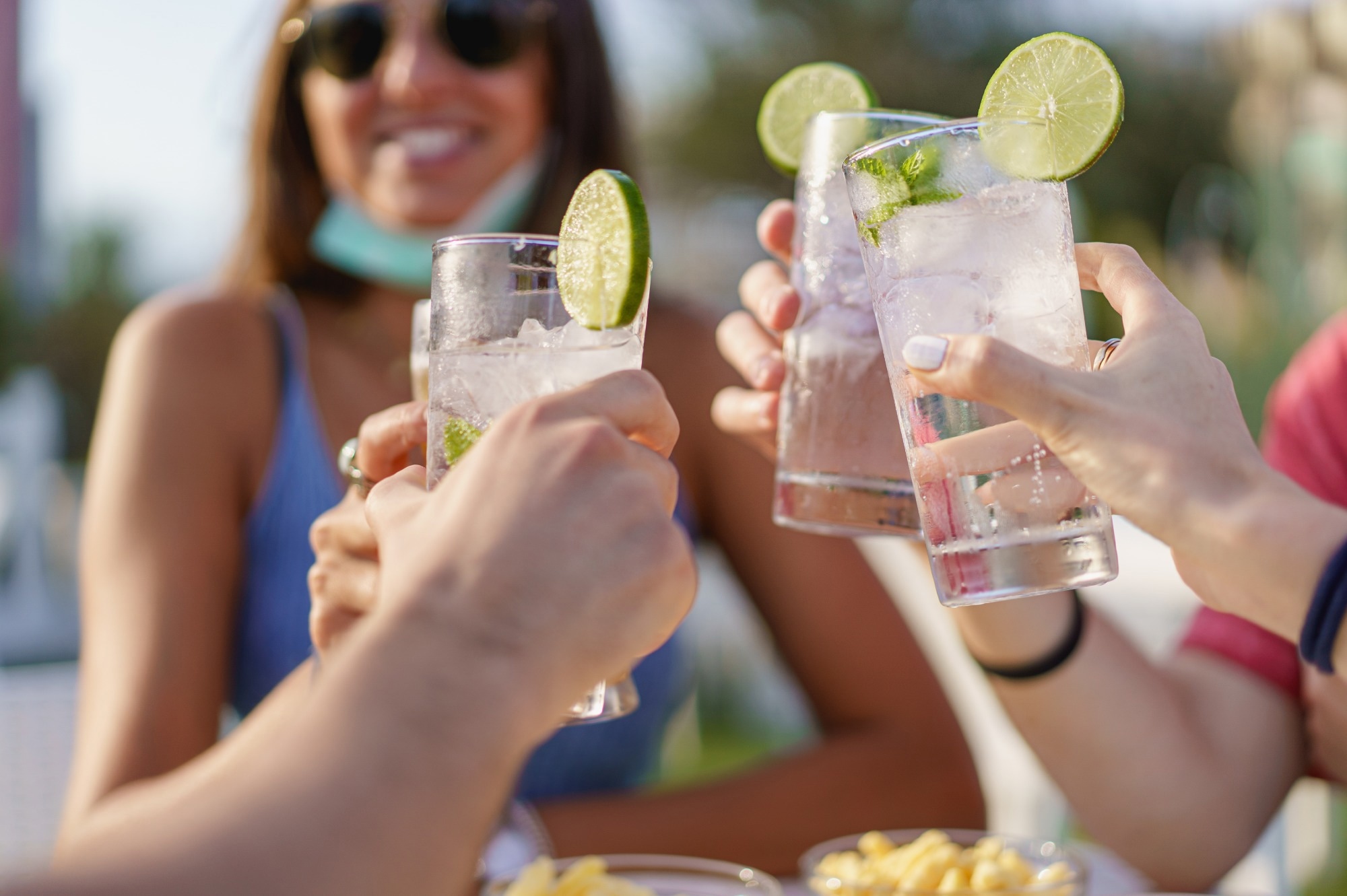 Study: Changes in alcohol consumption and alcohol problems before and after the COVID-19 pandemic: a prospective study in heavy drinking young adults. Image Credit: Lomb/Shutterstock.com