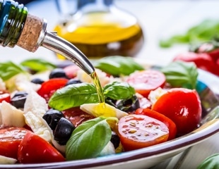 Mediterranean diet can reduce symptoms of stress and anxiety, study shows